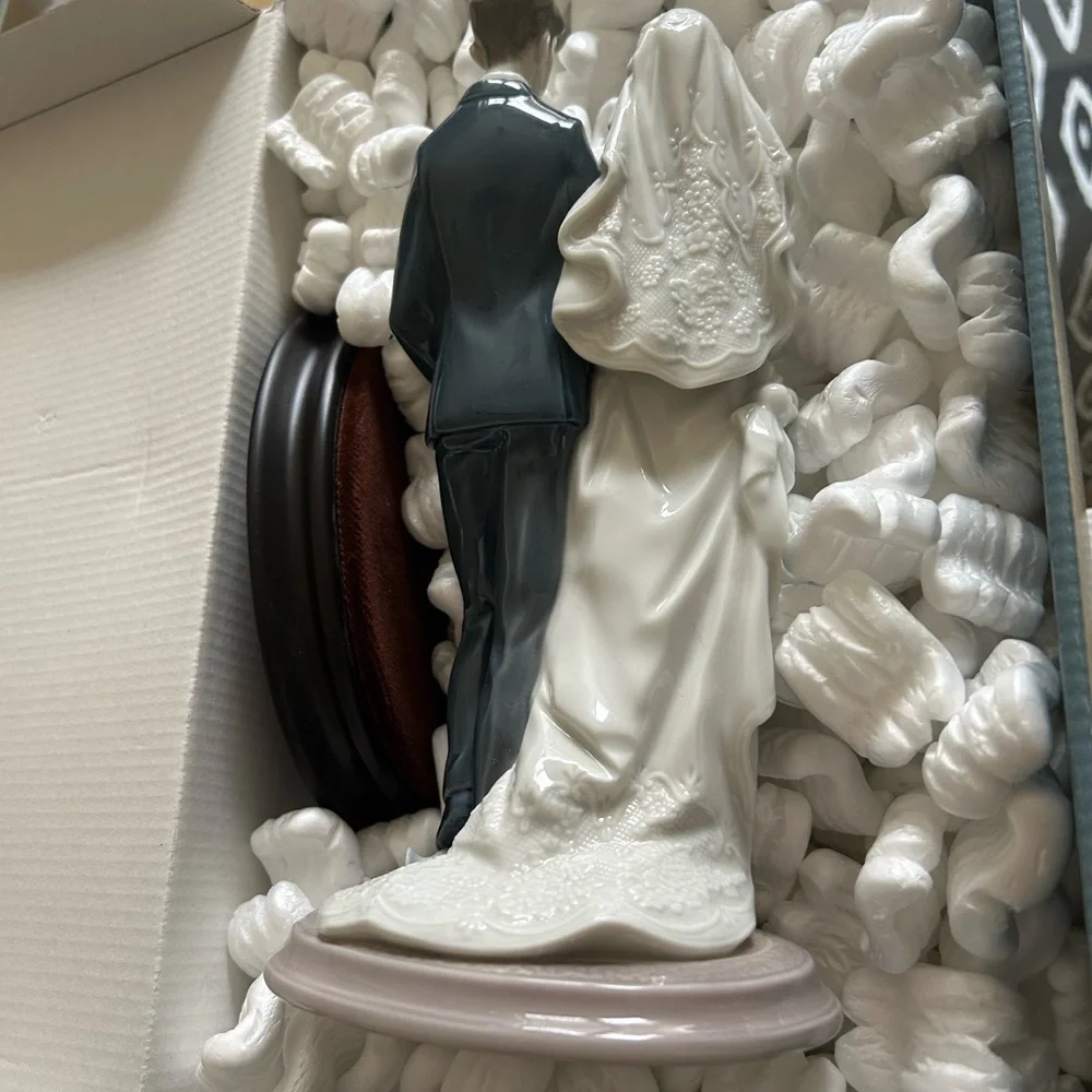 Lladro Mazel Tov Retired Bride and Groom Figurine